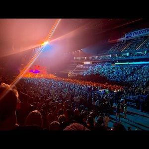 Meet your Posher, Lena